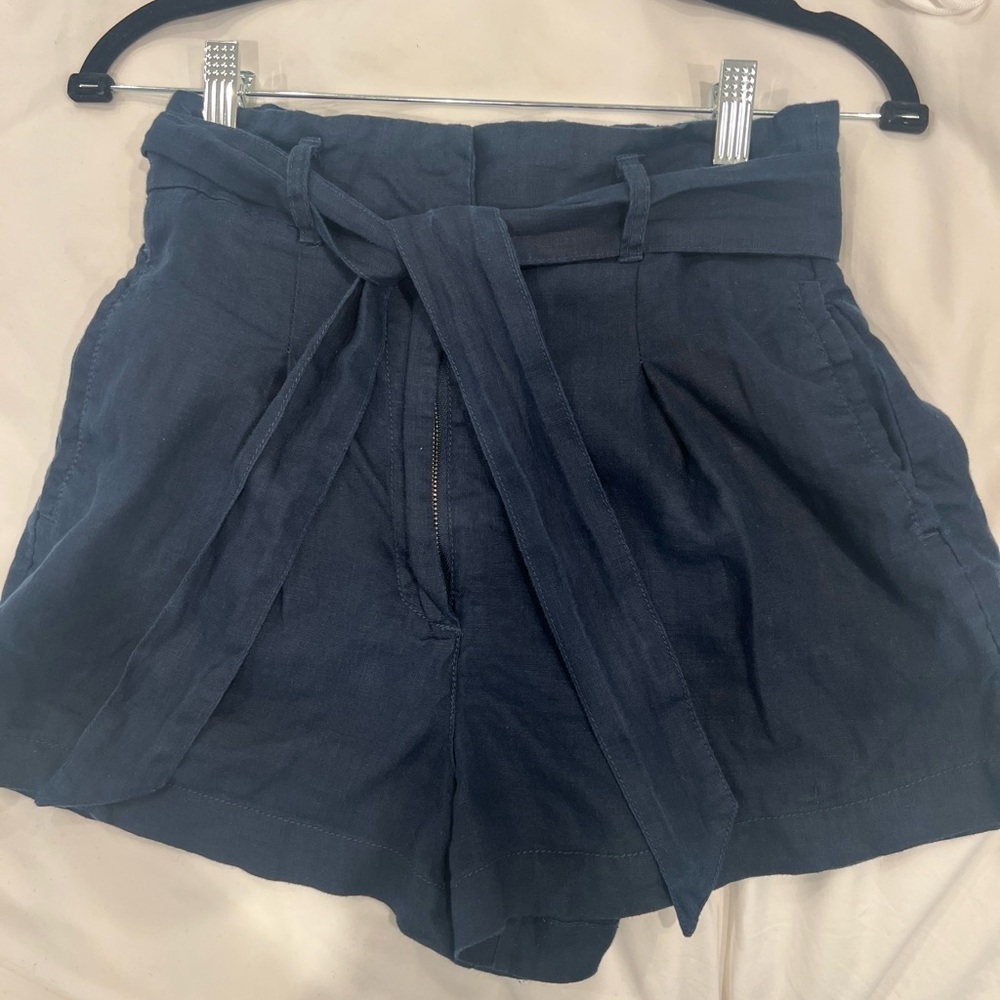 Artisan NY 100% linen navy shorts